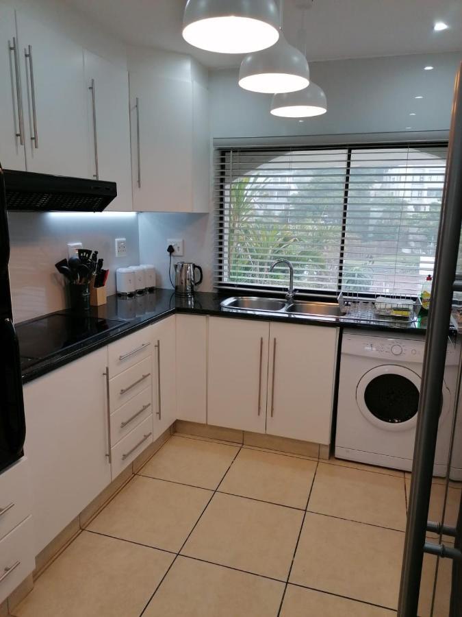 307 Bermudas - By Stay In Umhlanga Rocks Esterno foto