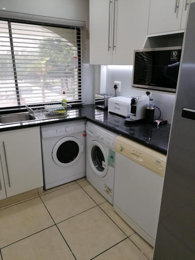 307 Bermudas - By Stay In Umhlanga Rocks Esterno foto