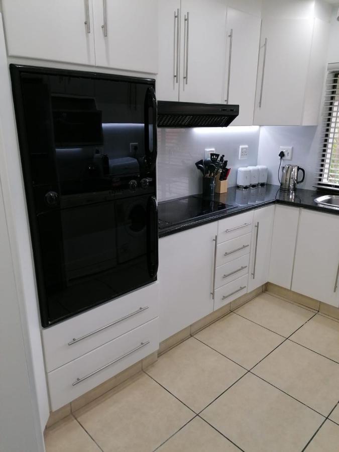 307 Bermudas - By Stay In Umhlanga Rocks Esterno foto