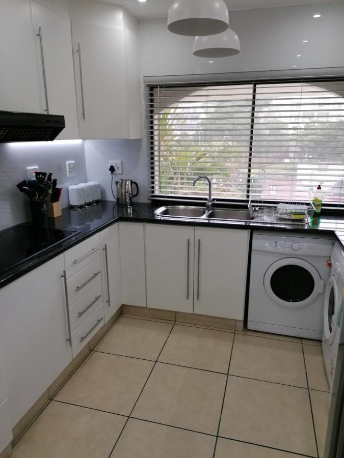 307 Bermudas - By Stay In Umhlanga Rocks Esterno foto